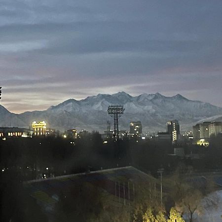 Logvinenko Apartment Bishkek Exteriör bild
