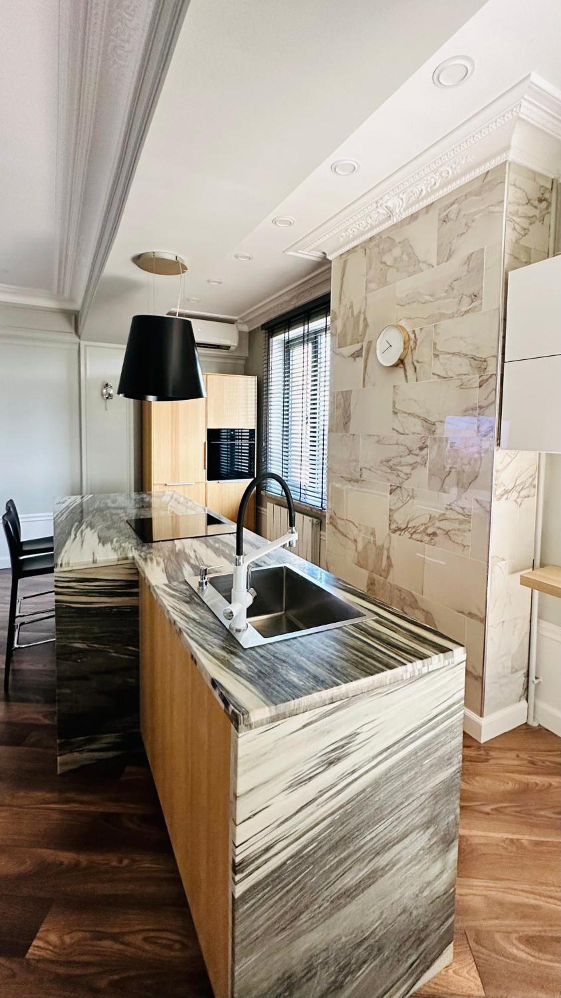 Logvinenko Apartment Bishkek Exteriör bild